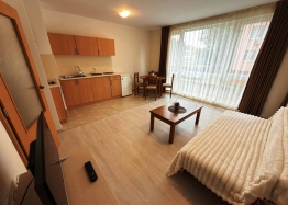 Prostorný třípokojový apartmán v komplexu na Slunečném pobřeží. Foto 7