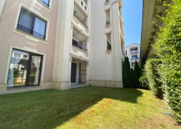 Útulný apartmán s vlastním dvorem v luxusním komplexu na první linii. Foto 13