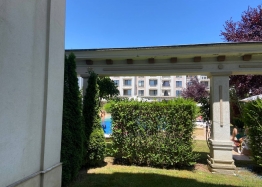 Útulný apartmán s vlastním dvorem v luxusním komplexu na první linii. Foto 9