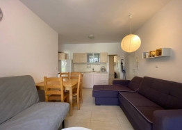 Útulný apartmán s vlastním dvorem v luxusním komplexu na první linii. Foto 3