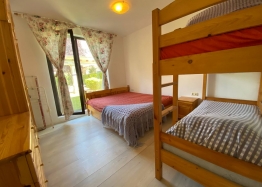 Útulný apartmán s vlastním dvorem v luxusním komplexu na první linii. Foto 5