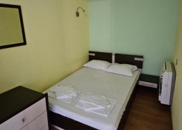 Простора трикімнатна квартира в Поморії. Фото 7