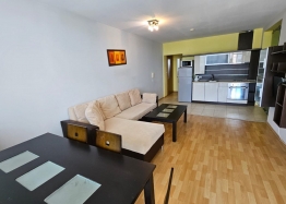 Простора трикімнатна квартира в Поморії. Фото 3