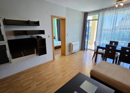 Простора трикімнатна квартира в Поморії. Фото 15