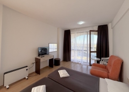 Prostorný byt v dobrém komplexu. Foto 8