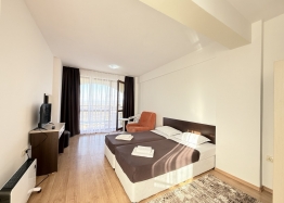 Prostorný byt v dobrém komplexu. Foto 10