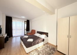 Prostorný byt v dobrém komplexu. Foto 9