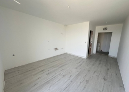 New studio in a quality building with no maintenance fee. Photo 7