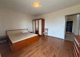Wohnung in einem großen Komplex in erster Reihe. Foto 9