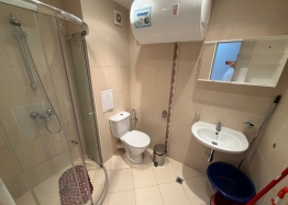 Wohnung in einem großen Komplex in erster Reihe. Foto 10