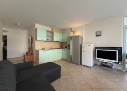 Wohnung in einem großen Komplex in erster Reihe. Foto 6