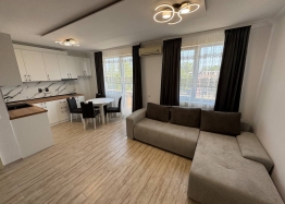 Prostorný apartmán s výhledem na bazén ve skvělém komplexu. Foto 1 Prostorný apartmán s výhledem na bazén ve skvělém komplexu. Foto 1