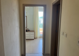 Prostorný apartmán s výhledem na bazén. Foto 17