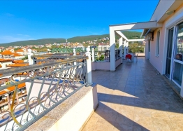 Schöne Wohnung mit Meerblick und großer Terrasse. Foto 8