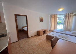 Apartment with sea view and swimming pool on the first line. Photo 3