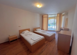 Apartment with sea view and swimming pool on the first line. Photo 11