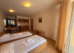 Apartment with sea view and swimming pool on the first line. Photo 10