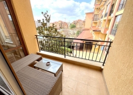 Apartment with pool view in a large complex. Photo 5