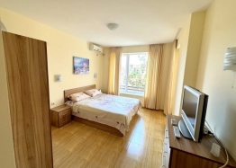 Apartment with pool view in a large complex. Photo 4