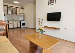 Mieszkanie dwupokojowe w dużym kompleksie rodzinnym. Zdjęcie 3