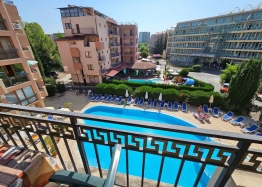 Great apartment with pool view. Photo 3