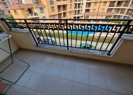 Great apartment with pool view. Photo 5