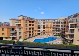 Great apartment with pool view. Photo 12