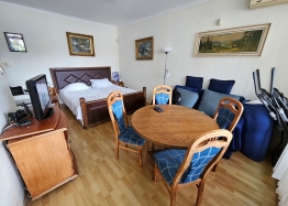 Großes Studio-Apartment in einem Komplex mit ausgezeichneter Lage. Foto 2