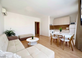 Przestronny apartament w centrum Słonecznego Brzegu. Zdjęcie 1