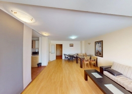 Large three-room apartment in a good complex. Photo 11