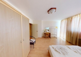 Large three-room apartment in a good complex. Photo 18