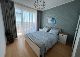 Schöne Wohnung in einer großen Anlage. Foto 18