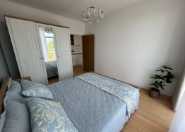 Schöne Wohnung in einer großen Anlage. Foto 24