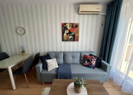 Schöne Wohnung in einer großen Anlage. Foto 21