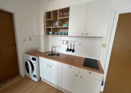 Schöne Wohnung in einer großen Anlage. Foto 16