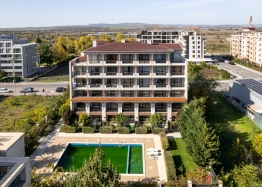 Krásné nové studio s výhledem na bazén ve skvělém komplexu. Foto 28