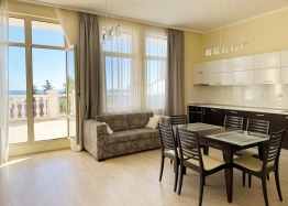 Luxusní apartmán 100 metrů od pláže v krásné budově. Foto 37