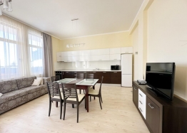 Luxusní apartmán 100 metrů od pláže v krásné budově. Foto 2