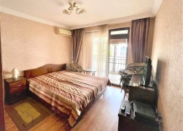 Apartament z jedną sypialnią na pierwszej linii brzegowej. Zdjęcie 3