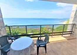 Apartment with panoramic sea views on the first line. Photo 3