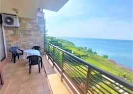 Apartment with panoramic sea views on the first line. Photo 1