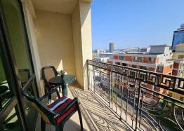 Prostorný apartmán s výhledem na moře a skvělou polohou. Foto 19