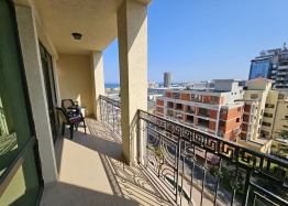Prostorný apartmán s výhledem na moře a skvělou polohou. Foto 7