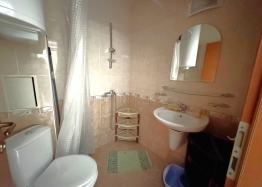 Apartment mit Poolblick in einer Wohnanlage. Foto 9