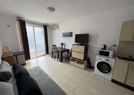 Apartment mit Poolblick in einer Wohnanlage. Foto 5